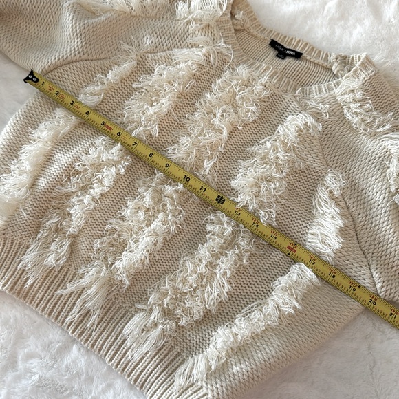 Fashion Nova Crew Neck Cream Knit w/ Fringe Sweater- size M - Picture 9 of 11